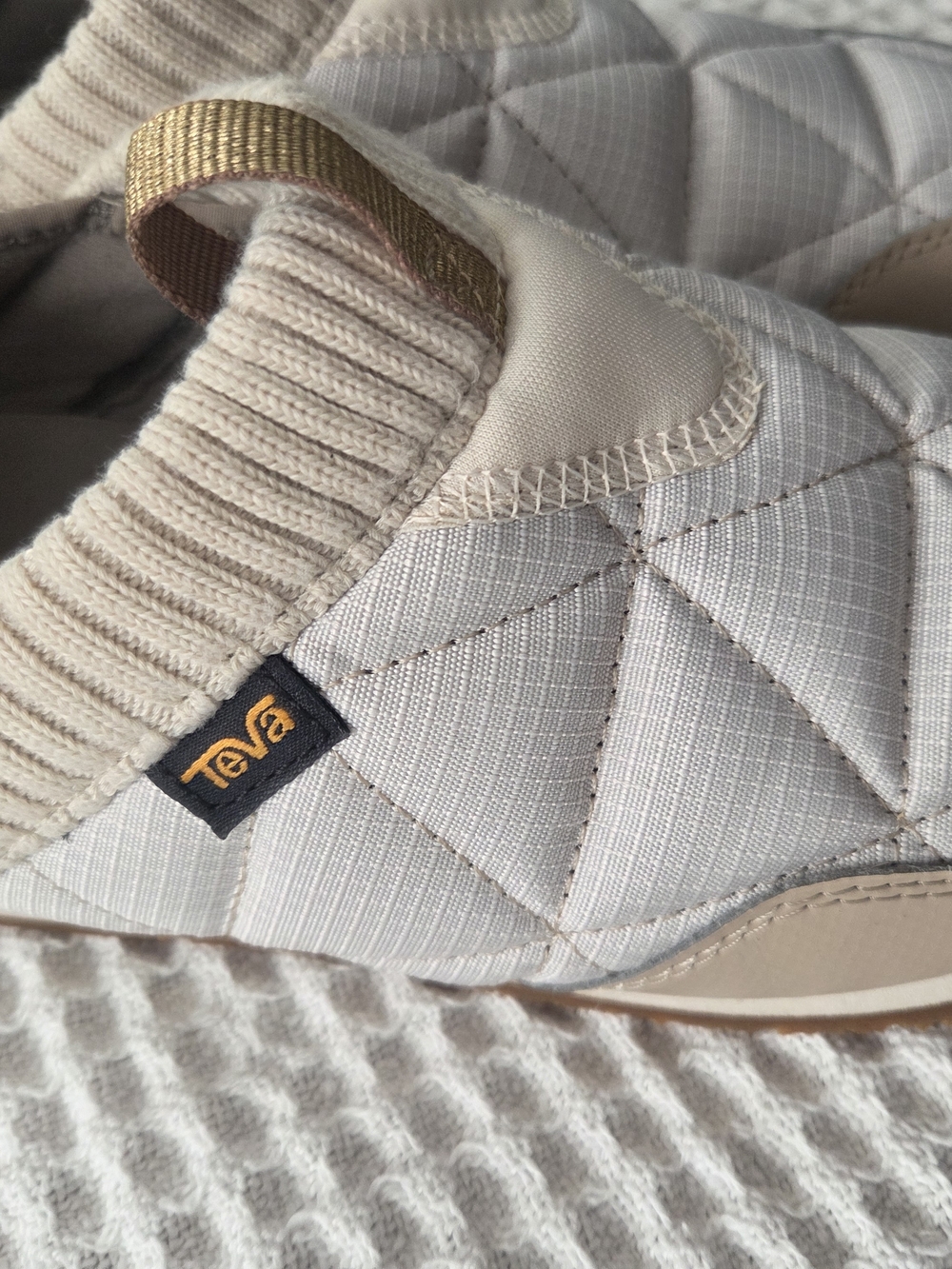Teva ReEMBER Women's 7 Quilted Slip On Camp Shoes Hiking Travel Comfort - Picture 5 of 8